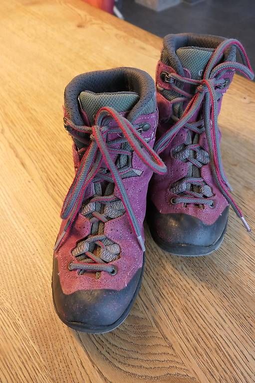 Lowa Scarpe per ragazze: Lowa Wanderschuh Gr. 36 – Usato da Lenggenwil venduto da Reto888