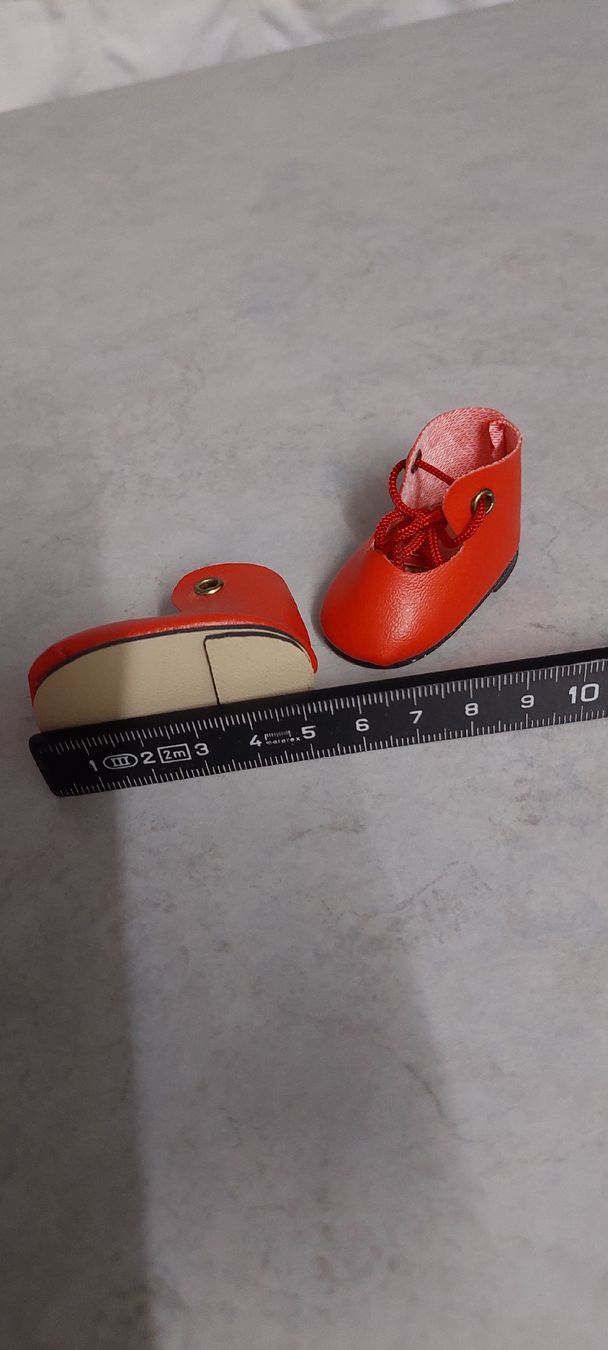 Heidi ott Poupées: 5Paar Puppenschuhe H. Ott? – D'occasion à Muri AG par nindo1 2