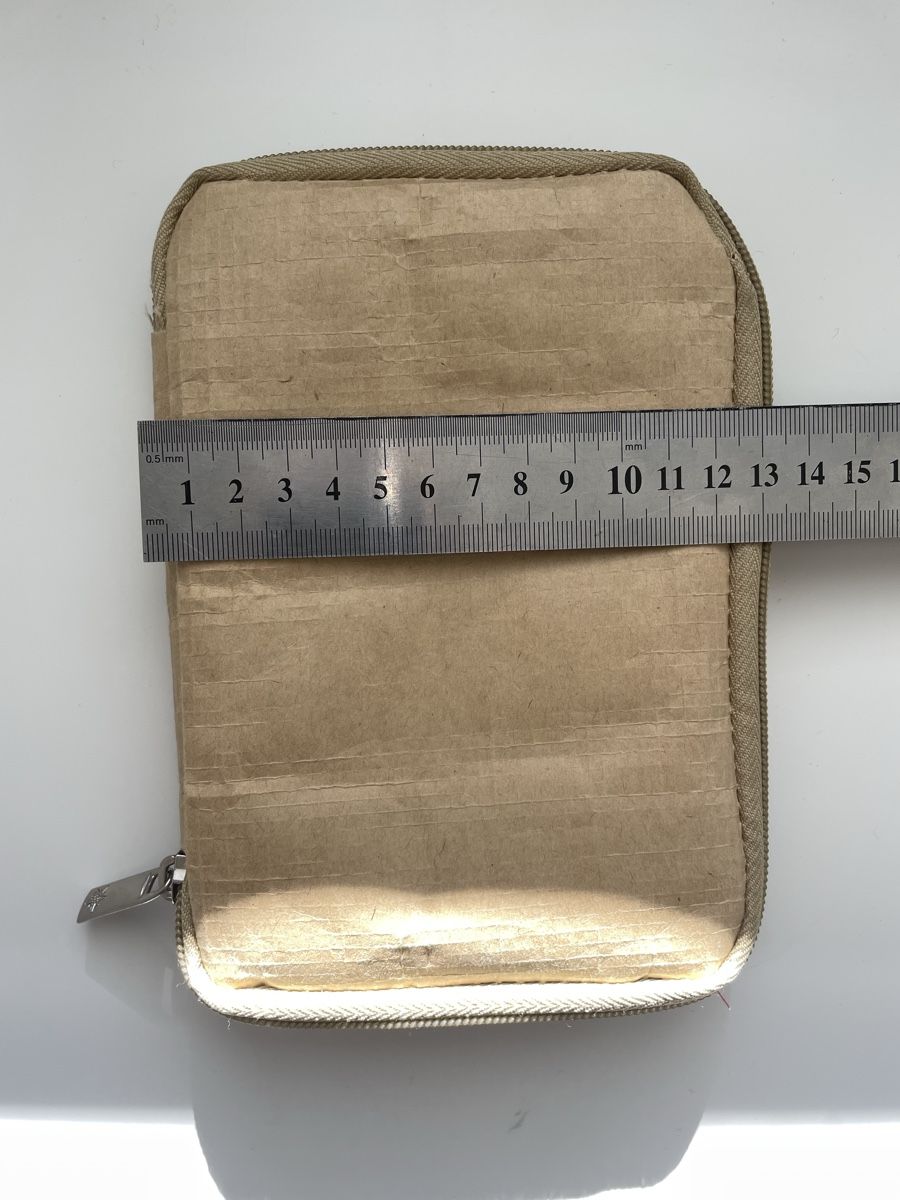 Brieftaschen: A cute, tiny multipurpose zip bag – Gebraucht aus Zürich von MariKondo 3
