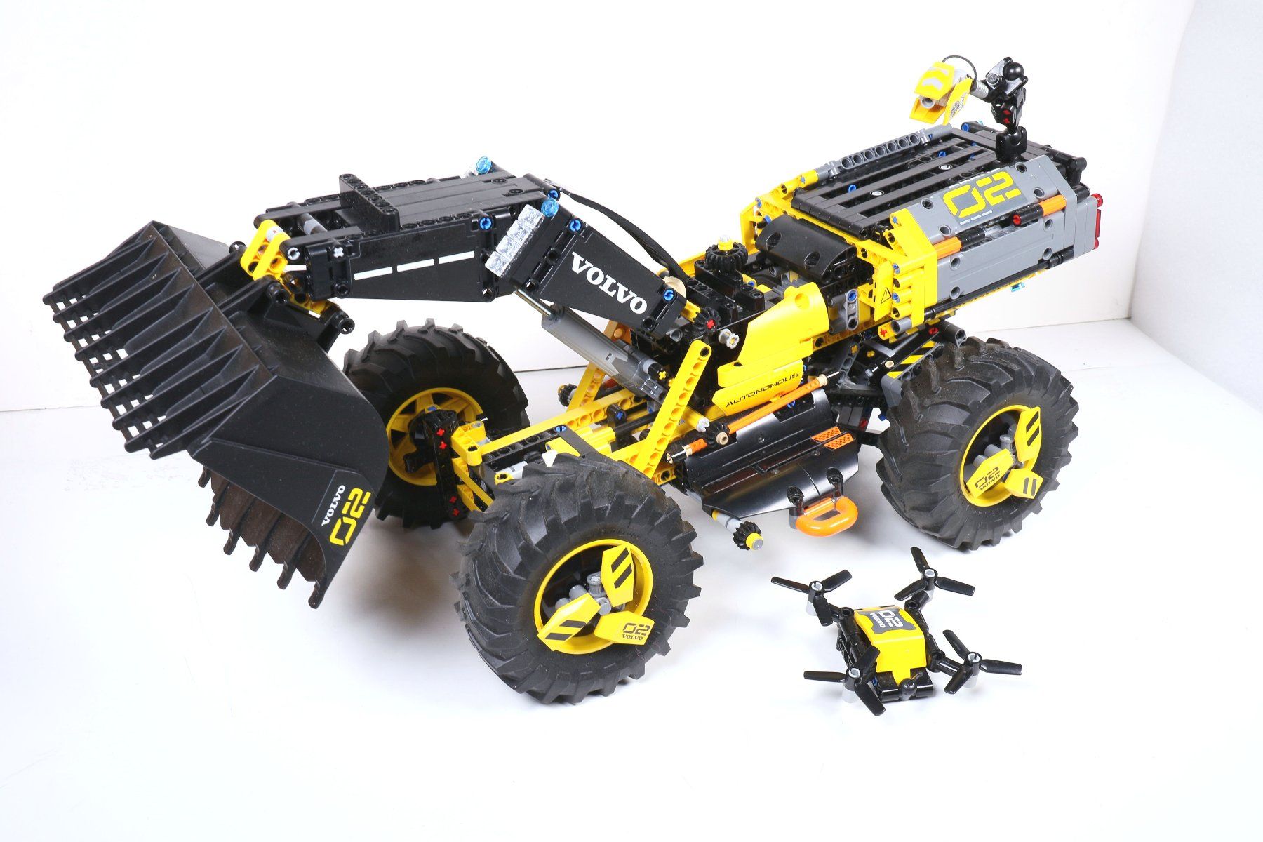 Lego Baukästen: LEGO® Technic 42081, Volvo Concept Wheel Loader ZEUX – Gebraucht aus Hettlingen von Scholi99