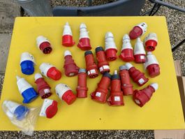Sehr viele CEE 16 Kupplungen und Stecker