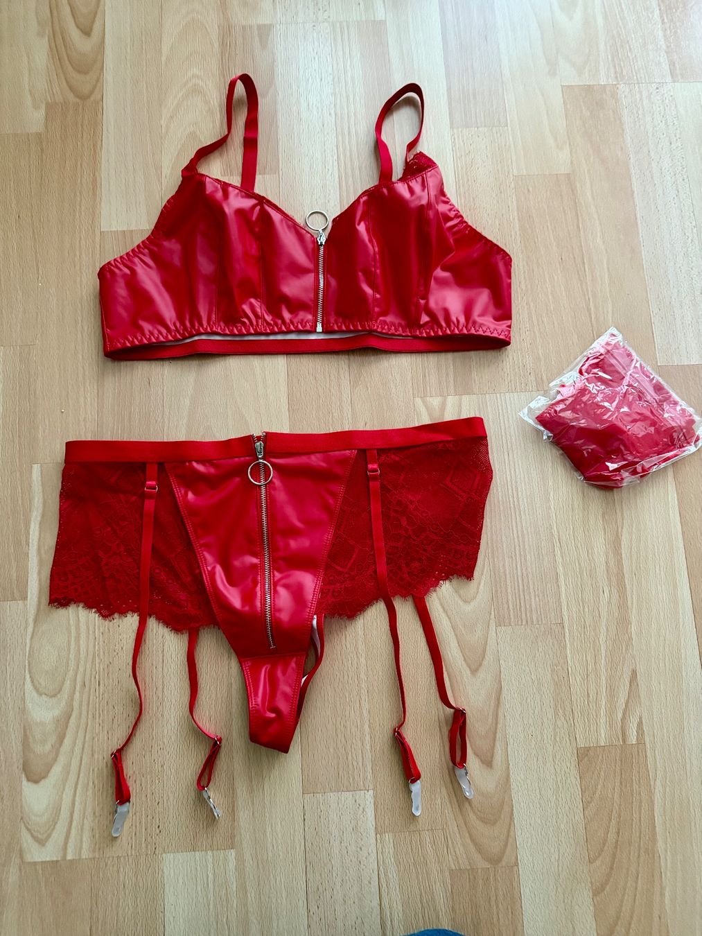 Autres dessous: Dessous Set / Straps Set – Neuf avec emballage d'origine à Uetendorf par Stoun 5