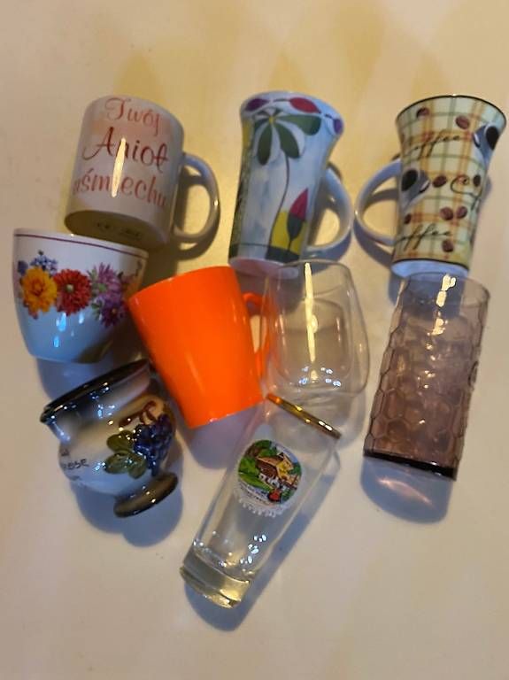 Verres: Gläser und Tassen – D'occasion à Strengelbach par Luftschutzsoldat