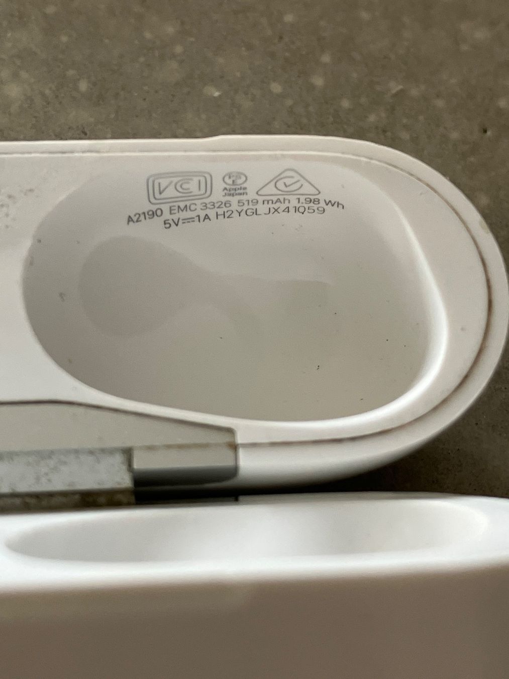 Apple Kopfhörer: Apple AirPods Pro 1 Charging Case – Gebraucht aus Lausanne von mr.v 4