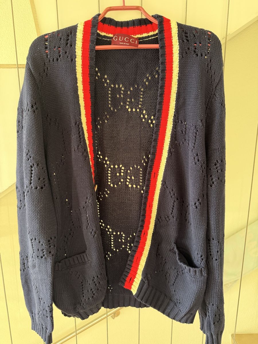 Gucci Giacche: Original Gucci Strickjacke blau mit Logo-Muster   – Usato da Belp venduto da Aliya 4