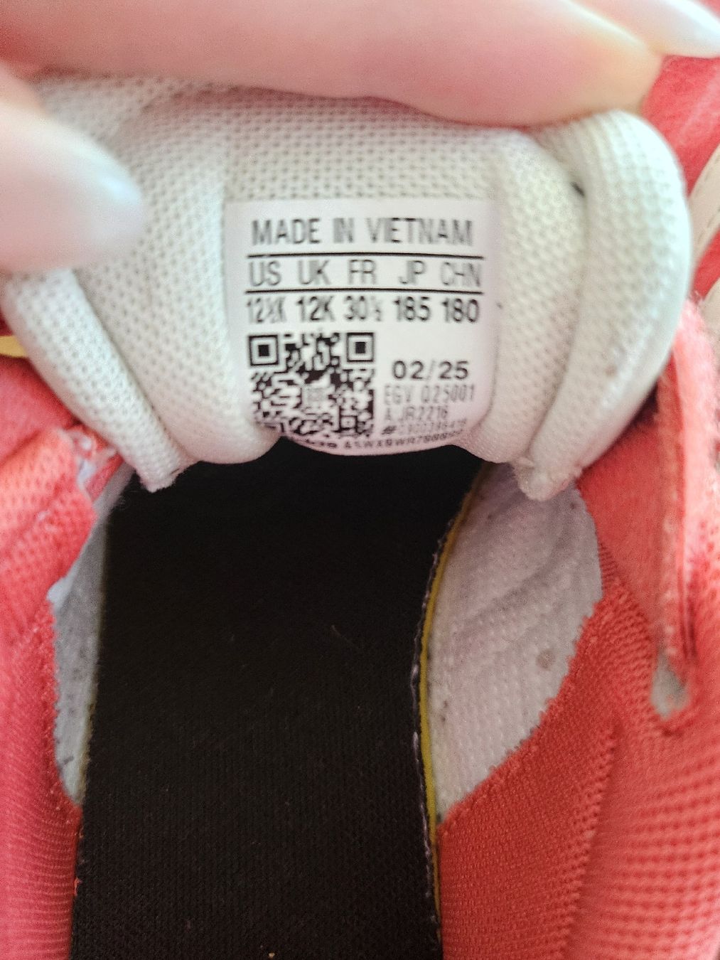 Adidas Herrenschuhe: NEUE Adidas Kinder Turn- oder Hallenschuhe Gr. 30.5 Coralrot – Neu und originalverpackt aus Rapperswil SG von dslemer 5