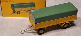 Remorque Dinky Toys 70 bon etat avec son carton repro.