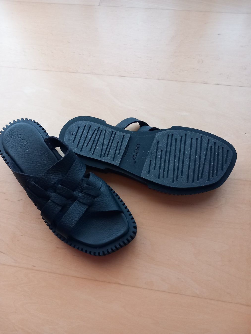 Damenschuhe: Schlüpfer Leder schwarz Grösse 39 – Neu und originalverpackt aus Dinhard von broenni70 3