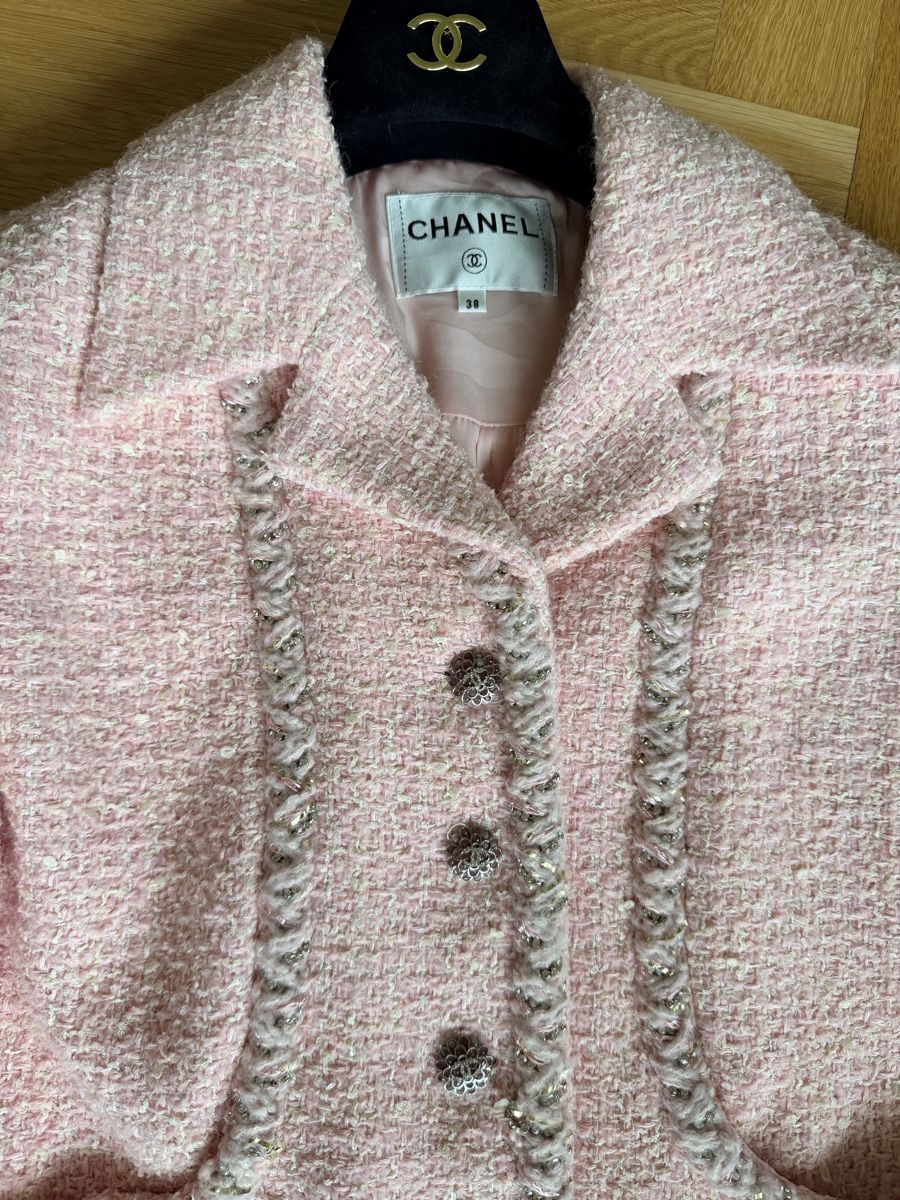 Chanel Giacche: Chanel 23K Pink Tweed Jacket 38 – Nuovo (secondo la descrizione) da Meilen venduto da ana_nln9 5