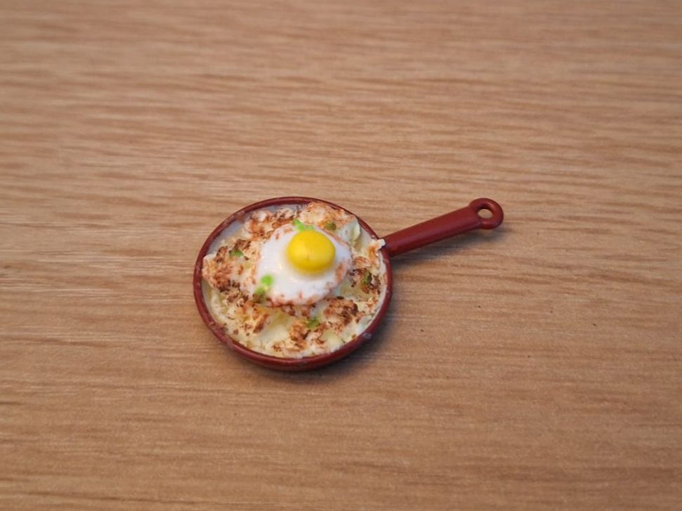Case e mobili per bambole: Handmade Rösti mit Spiegelei Pfanne – Nuovo (secondo la descrizione) da Zürich venduto da HandmadeTinyFood 2