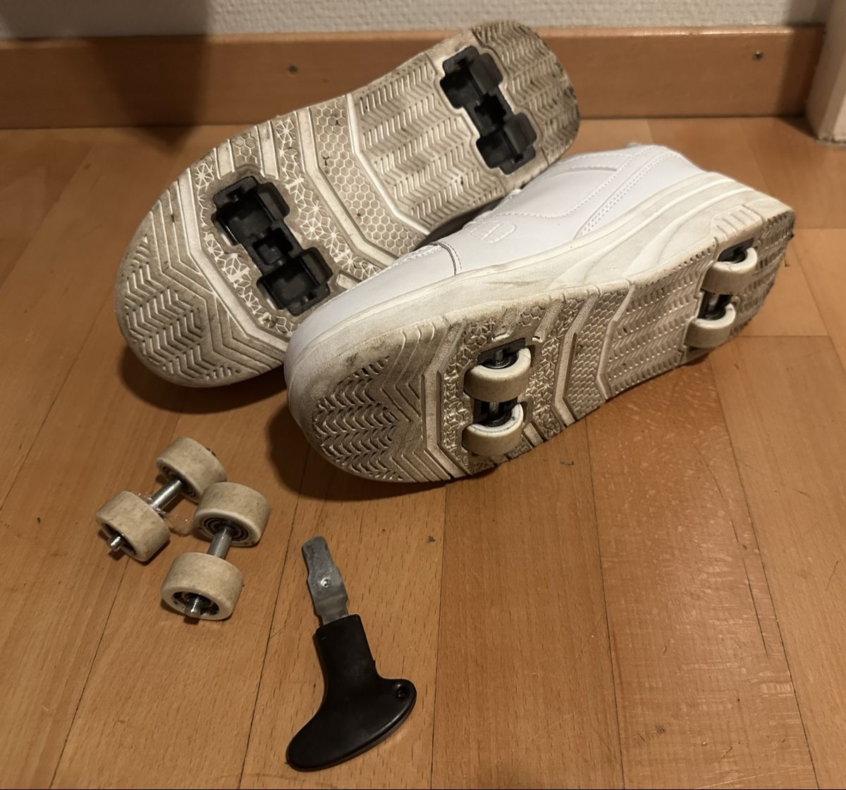 Scarpe da uomo: Roller Skates Shoes, size 38, White – Usato da Zürich venduto da kas_g26m 3