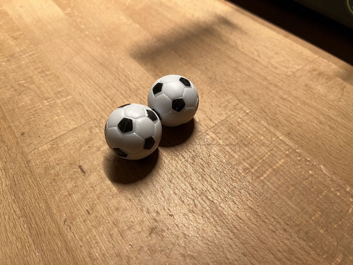 Spiele: Mini Töggelikasten / Tischkicker – Gebraucht aus Oberdorf SO von  3
