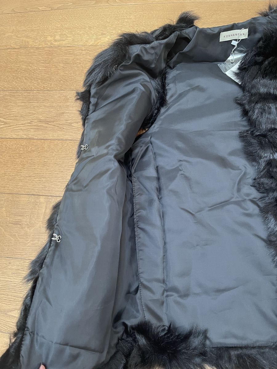 Gilet & Giacche senza maniche: Schwarzes Kunstfellgilet Neu! – Nuovo e nell'imballaggio originale da Bassersdorf venduto da Sandy456 2