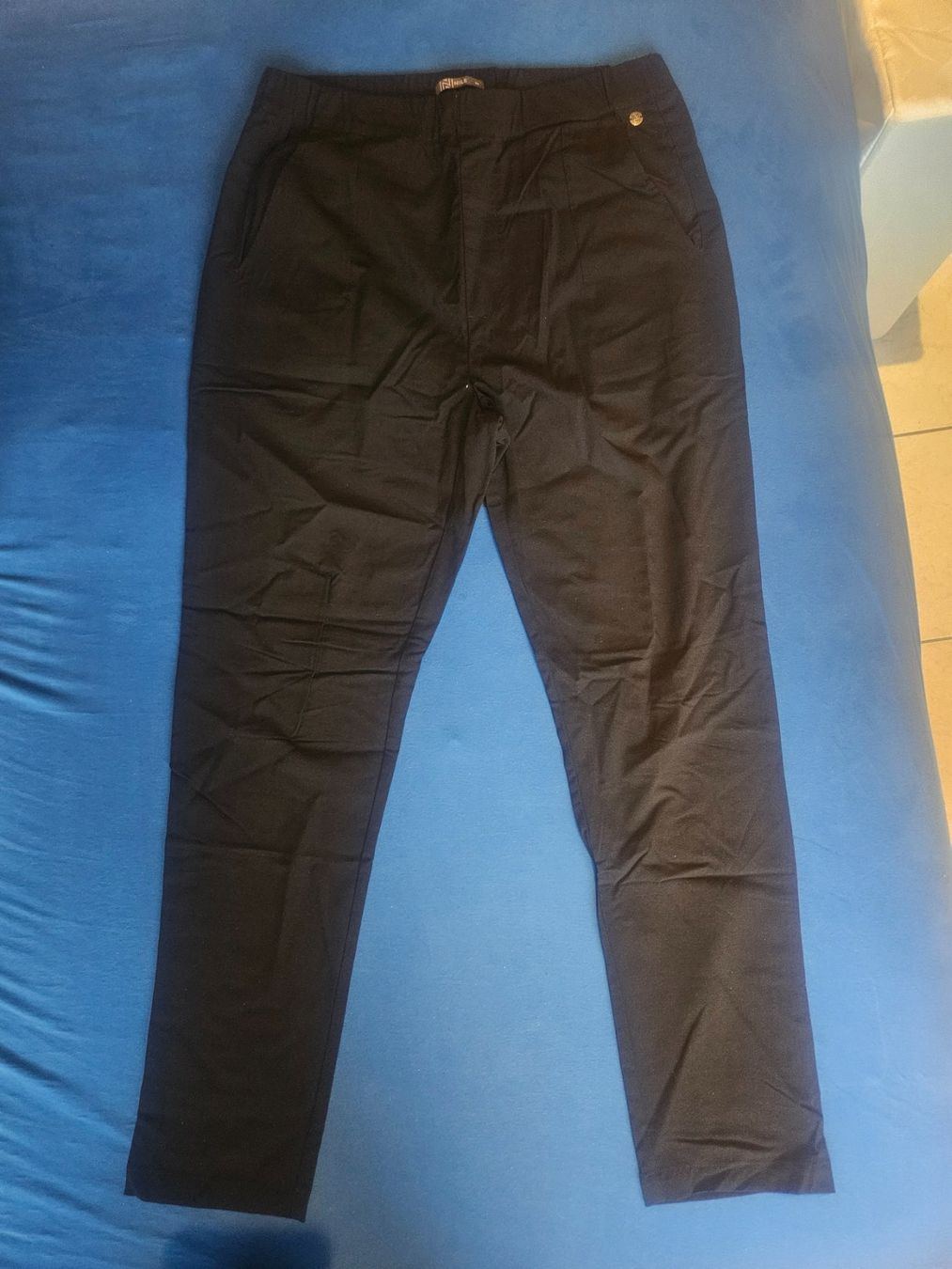 Nile Pantaloni: Stoffhose NILE, Gr. M – Usato da Aefligen venduto da Ninibe4