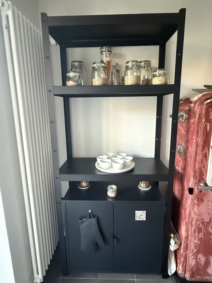Ikea Regale: De 1 Stutz Brodi von Ikea – Gebraucht aus Thalwil von Seemeerstern