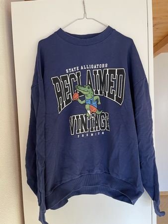 Reclaimed Vintage College-Pulli, Gr. M, königsblau, top zust