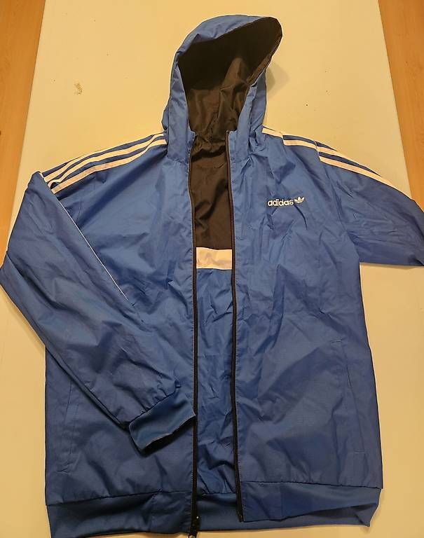 Jacken: Adidas Reverse Jacke – Gebraucht aus Nidau von ann_2289 1