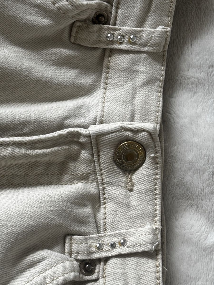 Jeans: Cream Flare Jeans with wing embroidery  – D'occasion à Meyrin par fooyiy 5