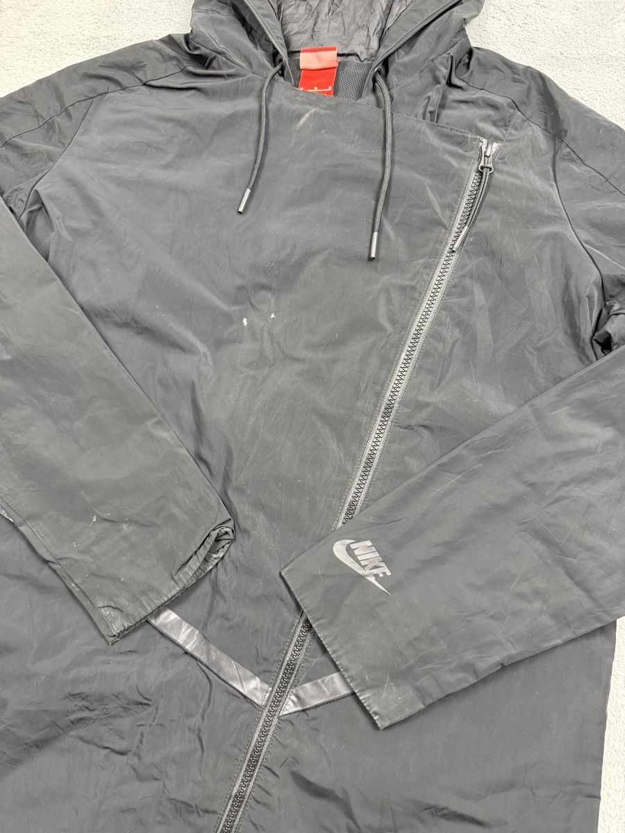 Nike Giacche: Nike windbreaker jacket – Usato da Erlinsbach SO venduto da TogaResell 1