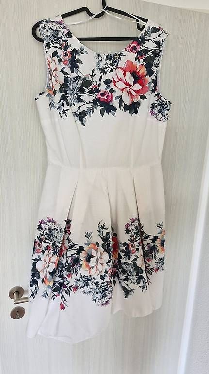 Vestiti: Kleid Gr. 42 – Usato da Kaltbrunn venduto da akkeber007