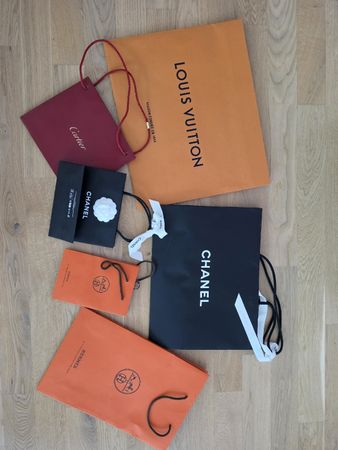 Taschen Louis Vuitton, Chanel, Cartier, Hermes Tragtaschen