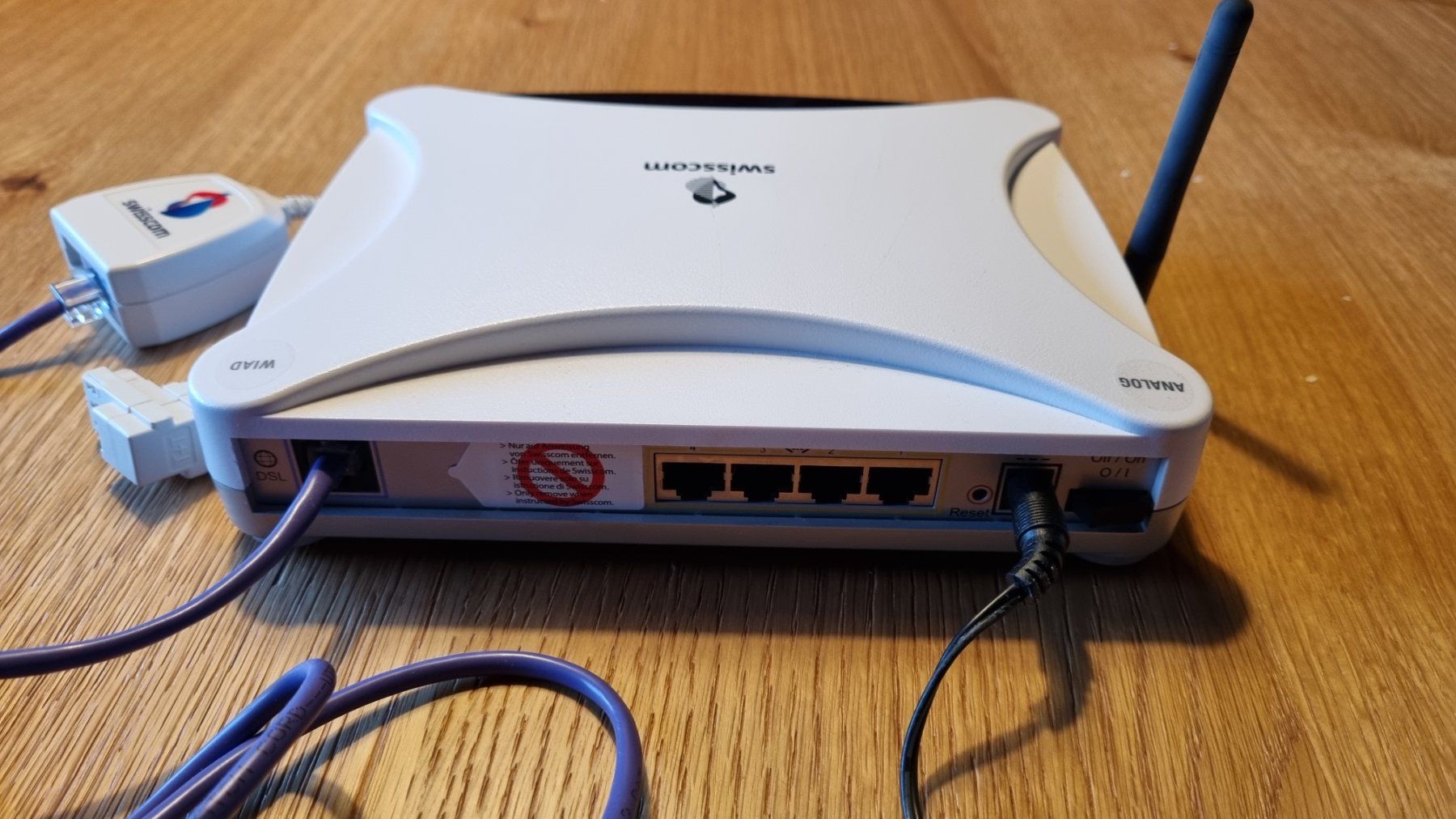 Modems & Router: Motorola modem router Analogique DSL WiFi – Gebraucht aus Couvet von Mima0077 2