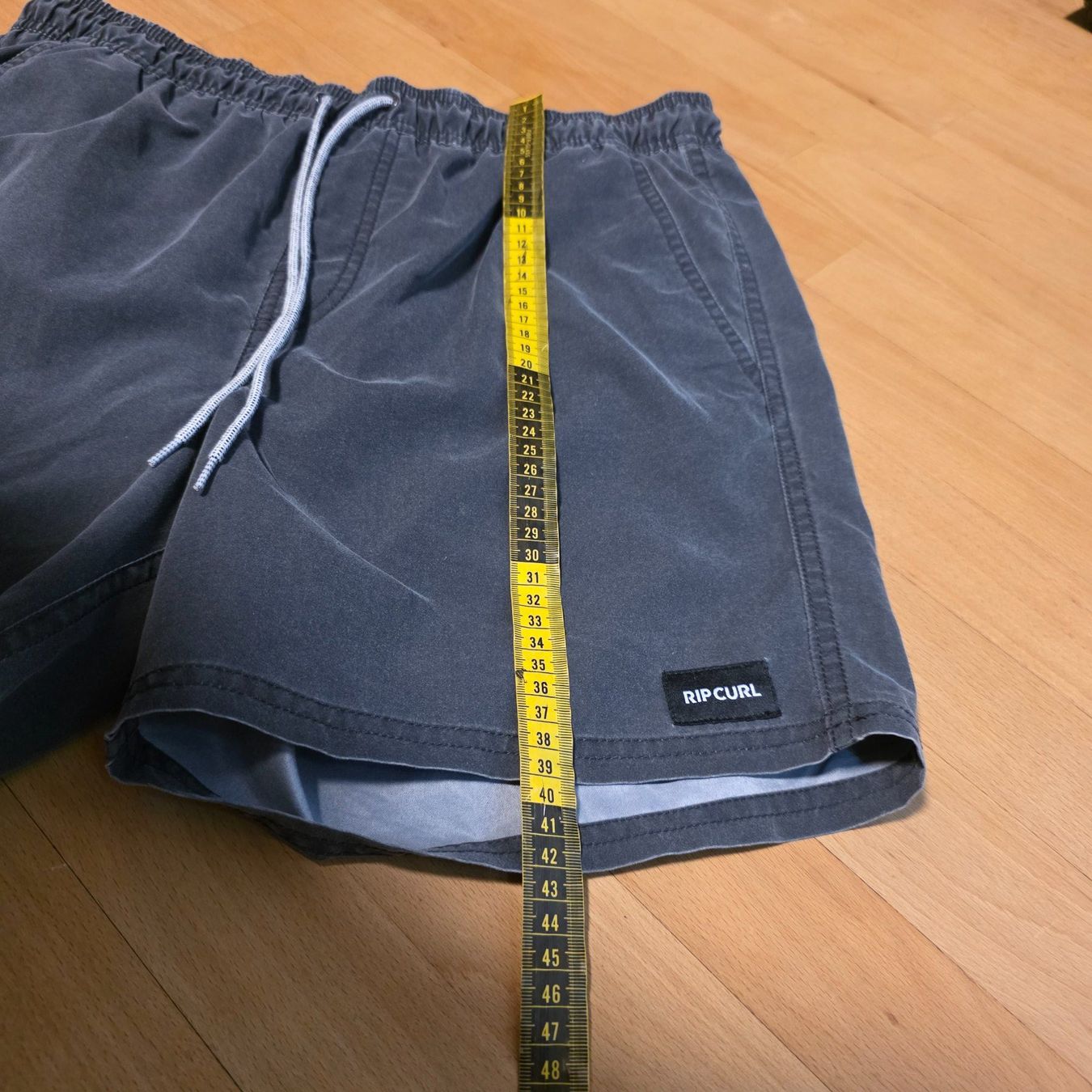 Rip Curl Pantaloni: RIP CURL Herren Shorts grau Gr. S – Usato da Wald ZH venduto da CapLux 9