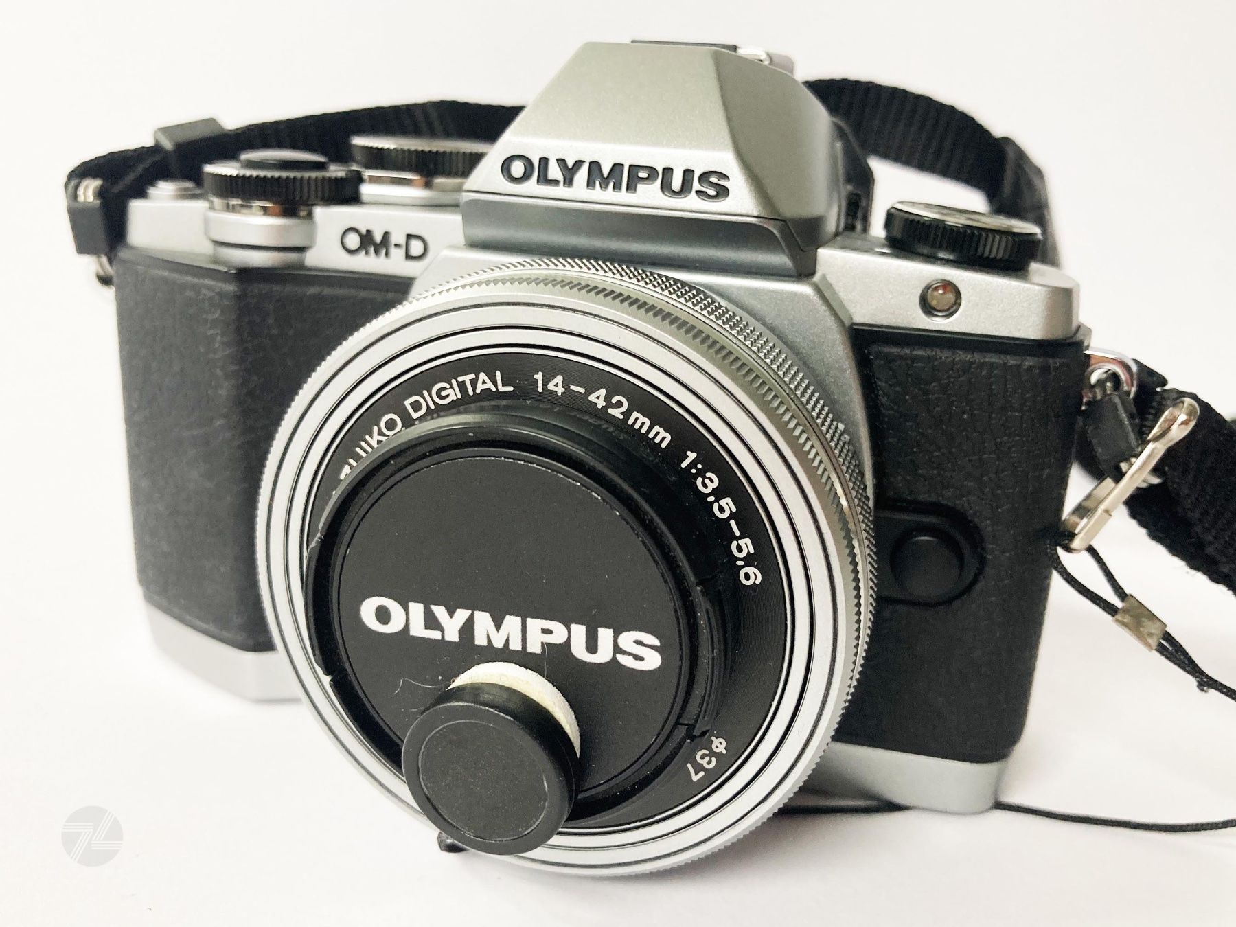 Olympus Fotocamera: Olympus OM-D E-M10 Systemkamera Digitalkamera + Zubehör – Usato da Wetzikon ZH venduto da cyan74 2