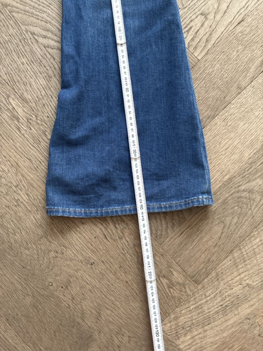 Jeans: Jeans CLOSED flared Damen Grösse 24 neuwertig – Usato da Zürich venduto da Dsire 4