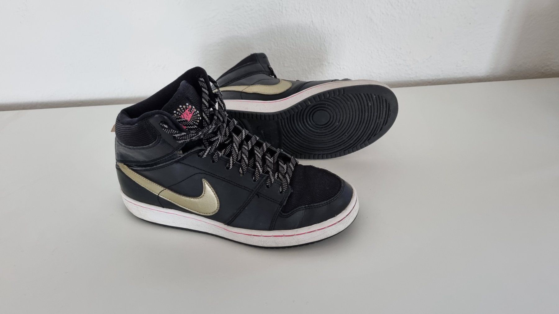 Nike Scarpe per ragazze: Schuhe Nike Grösse 38.5 gebraucht – Usato da Wohlen AG venduto da stephanieAG