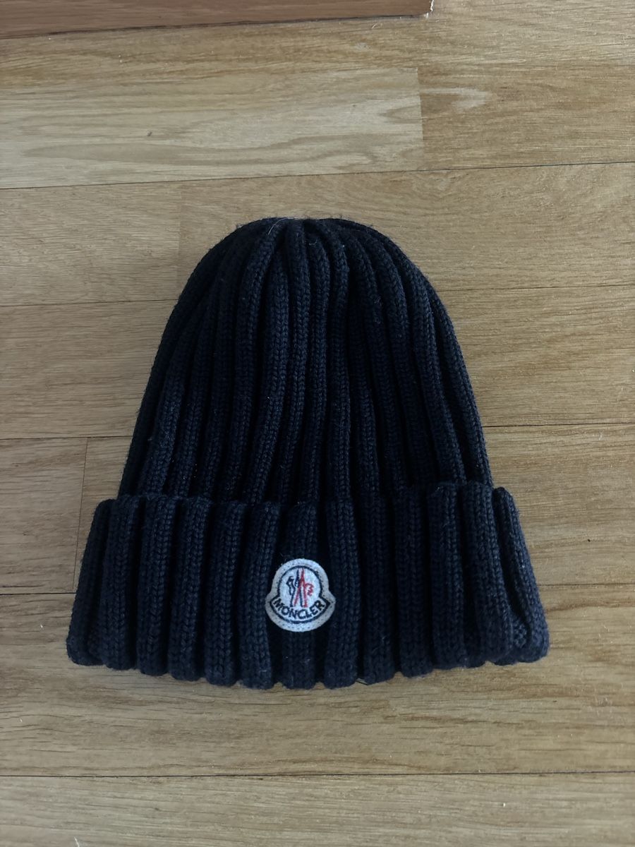 Moncler Copricapi, berretti & cappellini: Moncler Stickmütze in schwarz – Usato da Basel venduto da AnninaD97 4