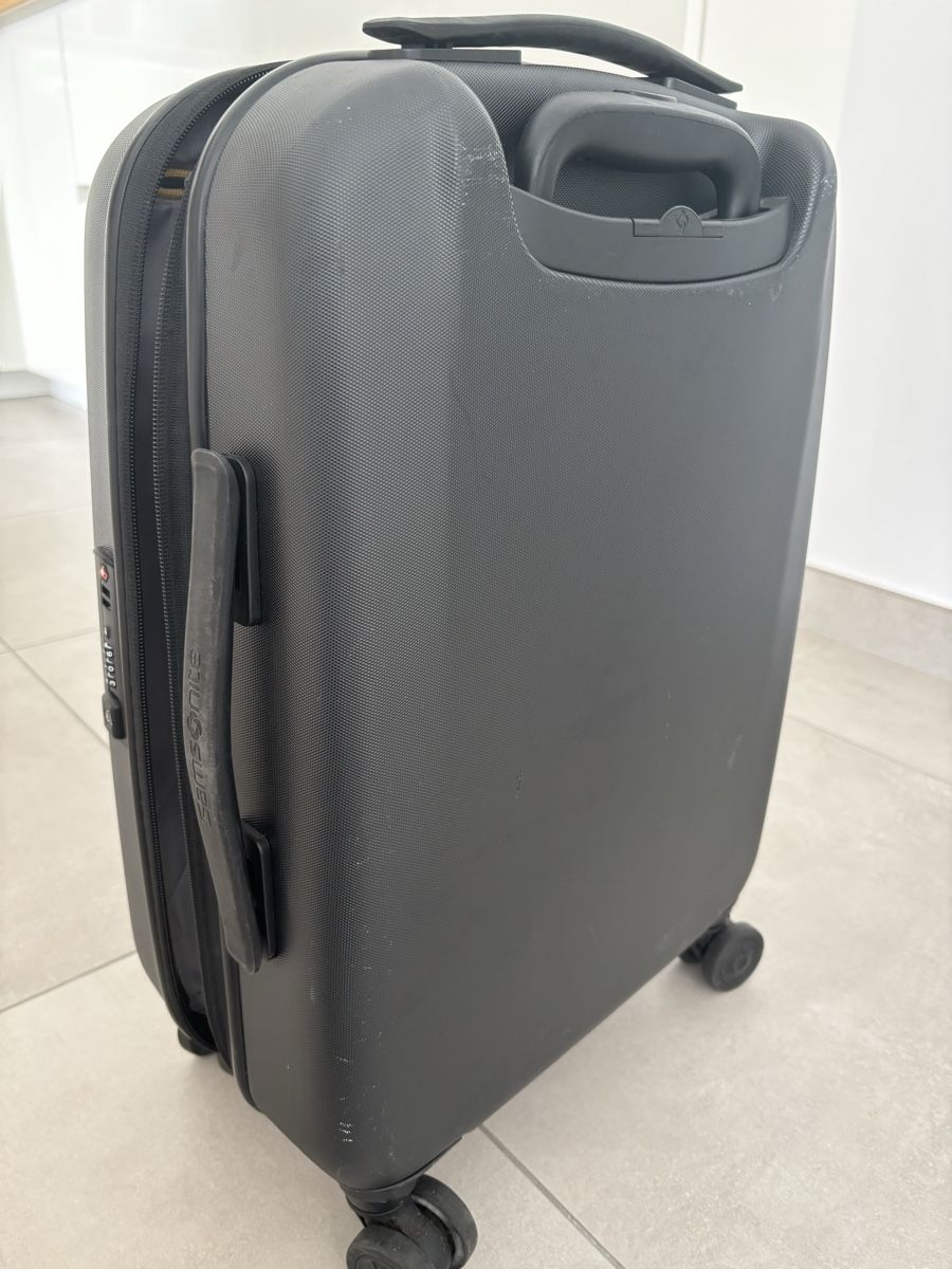 Samsonite Valigie: Samsonite valigia a mano – Usato da Riva San Vitale venduto da Margherita81 2