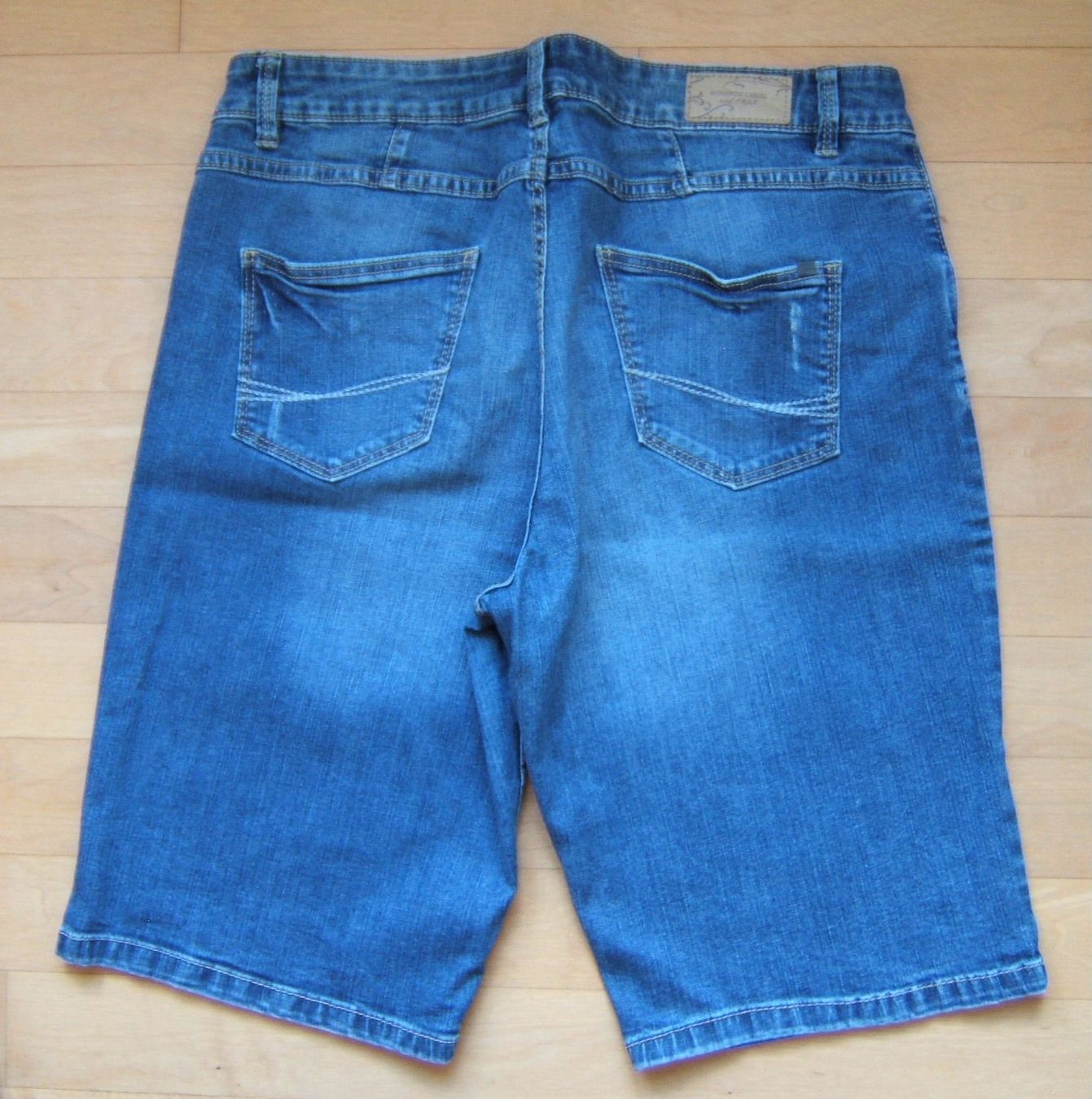 Hosen: DAMEN JEANS SHORTS GR. 40 – Gebraucht aus Brunnen von Nonne04 1