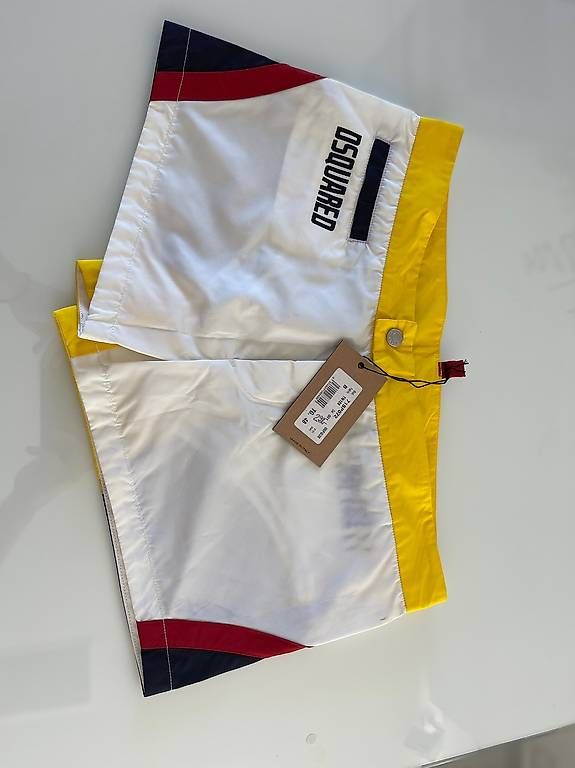 Dsquared2 Costumi da bagno: Dsquared2 Badeshorts NP.298.- CHF – Nuovo (secondo la descrizione) da Pratteln venduto da Rbubi 2