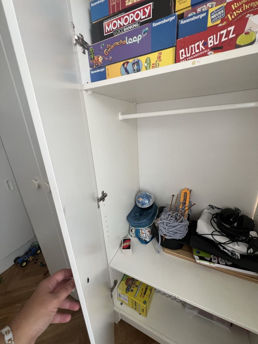 Armadi: Schrank – Usato da Landquart venduto da sum_lvl6 1