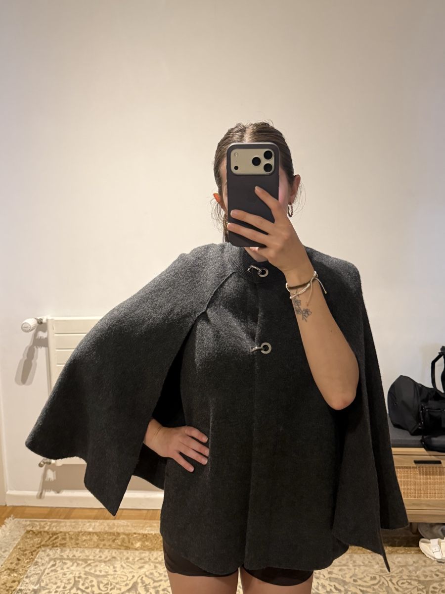 Zara Autres vêtements femmes: Cape – Neuf (Voir description) à Genève par Cam_0210 2