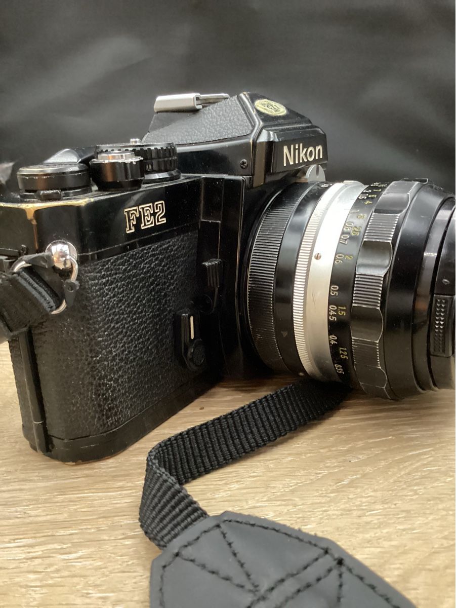 Nikon Fotocamera: Nikon FE2 argentique, objectif Nikkor - – Usato da Agiez venduto da Beve15 8