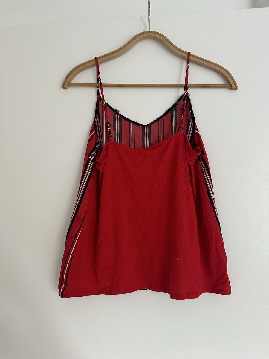 Top: Haut rouge à rayures – Usato da Lausanne venduto da sou_w9bl 1