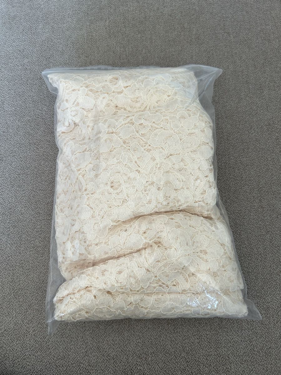 Stoffe: Spitzenstoff Ecru/cream, semi-elastisch, 145 cm – Neu und originalverpackt aus Luzern von mar_jvn2 1