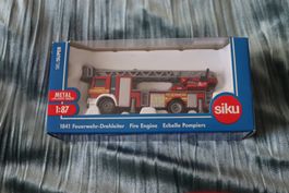 Siku 1841, camion de pompiers avec échelle, neuf en boite!