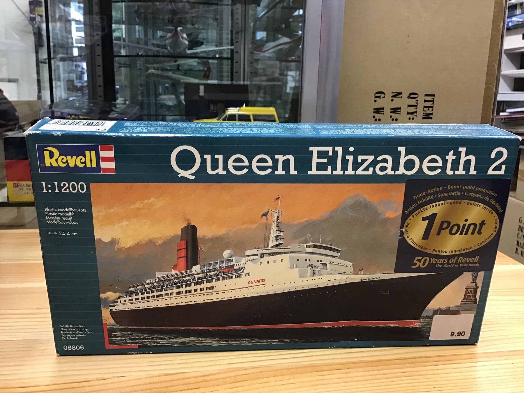 Revell Modellbausätze & Standmodelle: Revell Queen Elizabeth 2, Massstab 1:1200, – Neu (gemäss Beschreibung) aus Männedorf von Spezial-Modelle