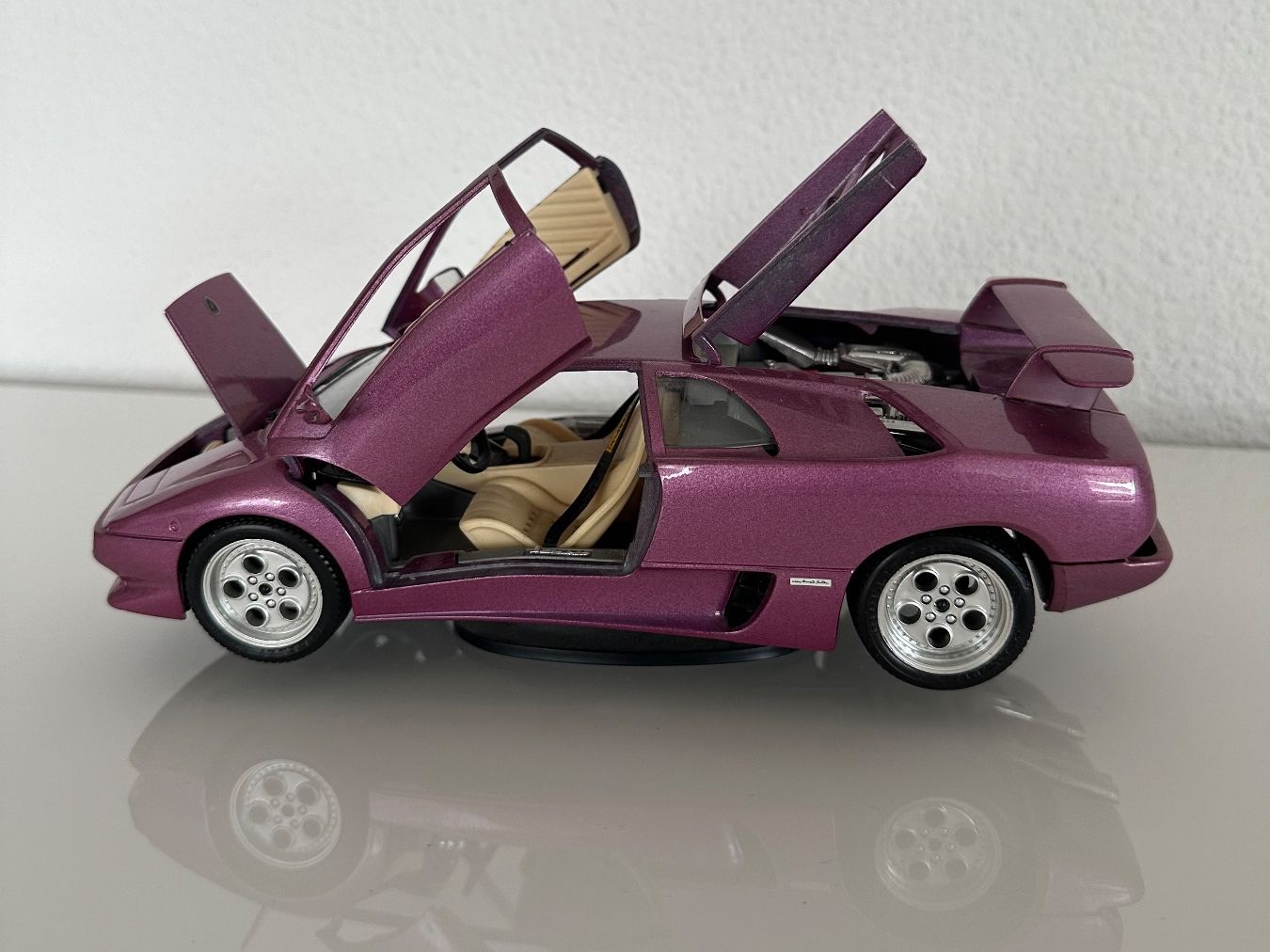 Bburago Modellautos: Lamborghini Diablo 1:18 Bburago mit Sockel – Gebraucht aus Muri AG von gae_kz9y 8