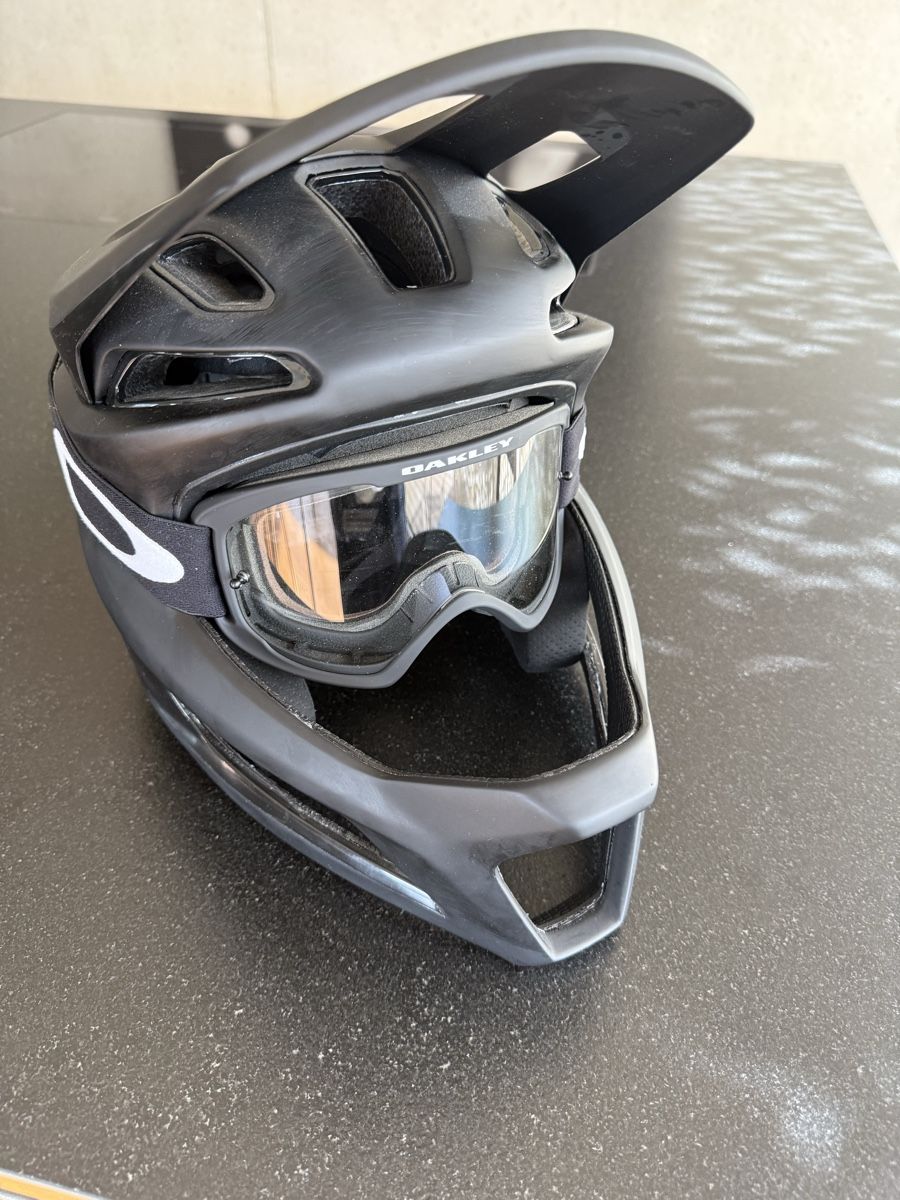 Specialized Caschi: Specialized Gambit, Grösse M mit Goggle Oakley – Nuovo (secondo la descrizione) da Gerolfingen venduto da Tiguan2011 4