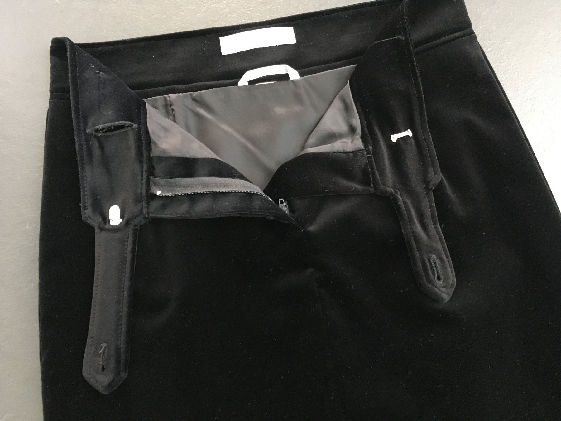 Max Mara Gonne: MAX MARA Rock Samt schwarz Gr. 36-38 - NEU – Nuovo (secondo la descrizione) da Zollikofen venduto da spunk65 7