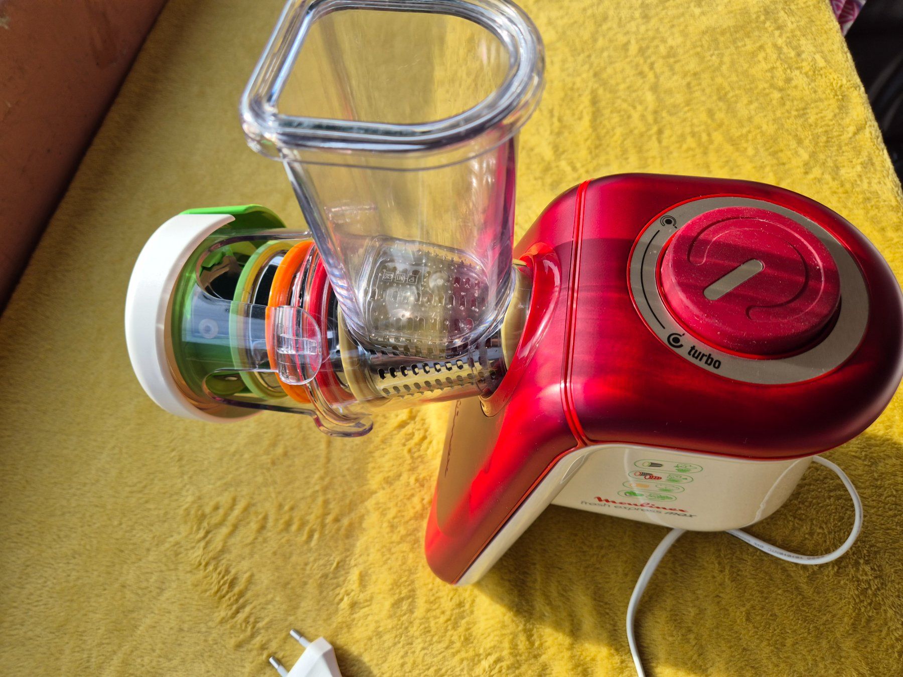 Moulinex Elettrodomestici da cucina: Moulinex Fresh Express Max râpe à légumes électrique – Usato da Monthey venduto da McAuthor
