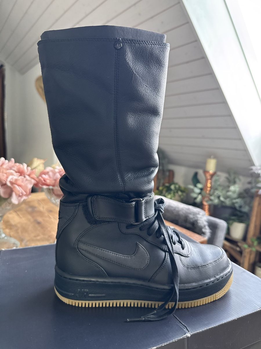 Nike Scarpe da donna: Nike Air Force 1 38,5 / 7.5 – Nuovo (secondo la descrizione) da Nürensdorf venduto da Philippanie