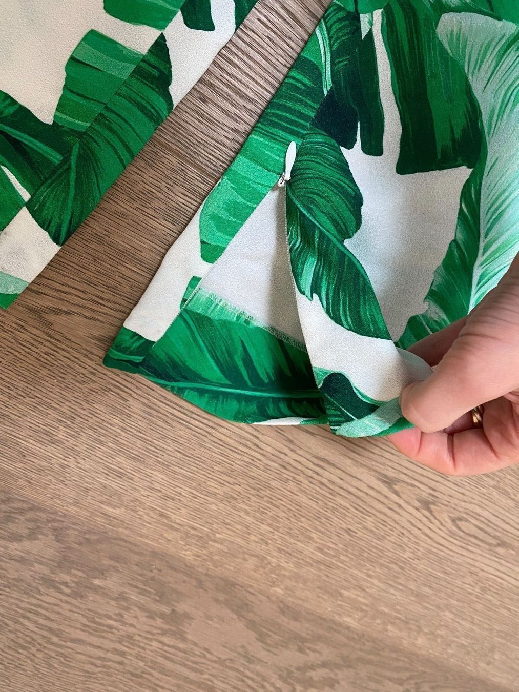 Dolce & Gabbana Pantaloni: Dolce & Gabbana Hosen mit Palmenprint – Usato da Meilen venduto da Emma_321 7