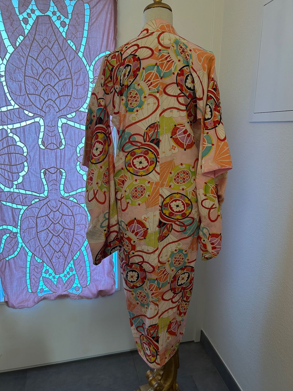 Kimonos: Original japanischer Kimono aus Seide – Gebraucht aus Birsfelden von Exclusivity 7