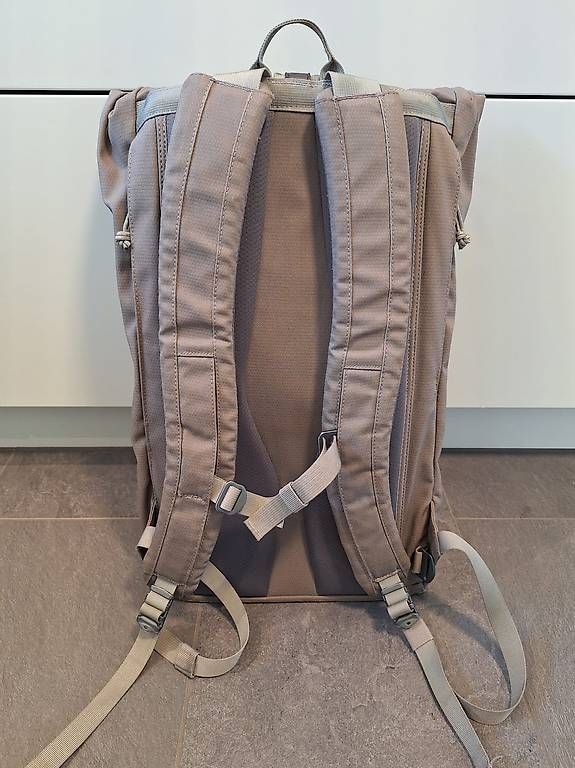 Zaini: Rucksack Freizeitrucksack Millican dunkelgrau neuwertig – Usato da Rüedisbach venduto da Thesammy 1