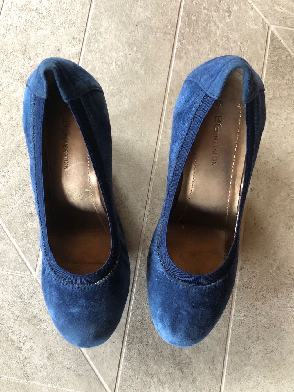Damenschuhe: High Heels, Blaue echte Leder Pumps, 8 cm Keilabsatz – Gebraucht aus Les Giettes von les_6ddx 4
